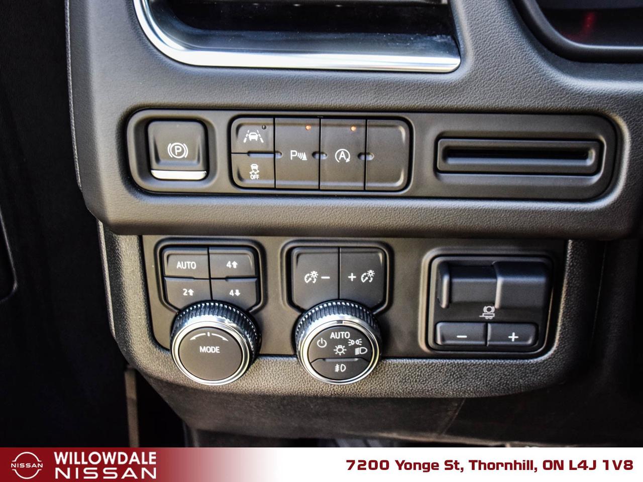 2024 GMC Yukon SLE 4dr 4x4 Photo