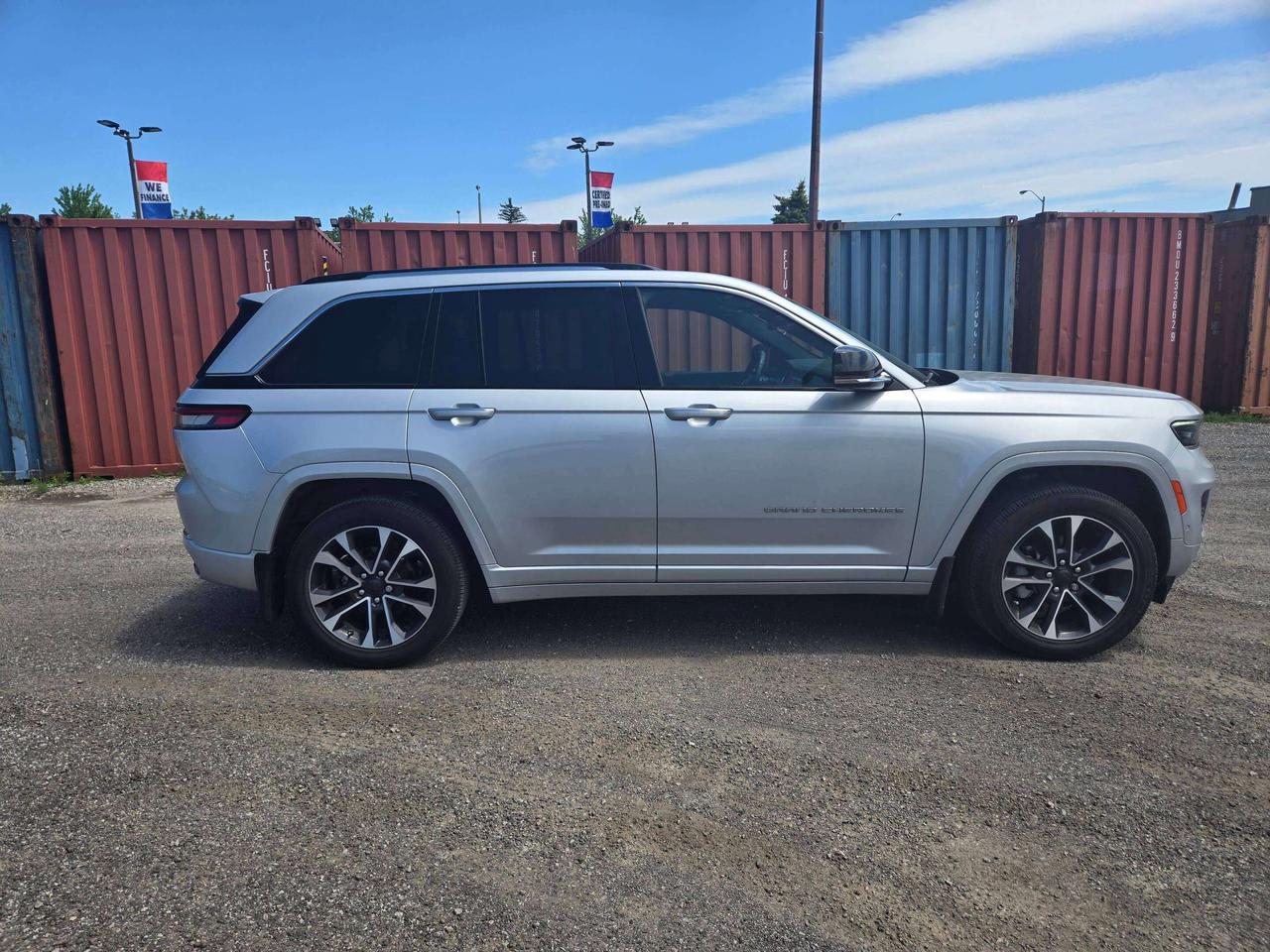 2023 Jeep Grand Cherokee Overland w/Massage Seat, HUD, 19 Speakers Photo