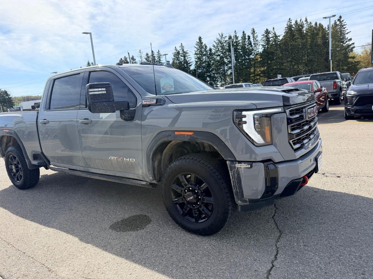 2025 GMC SIERRA 2500HD 4WD Crew Cab Standard Box AT4 Photo