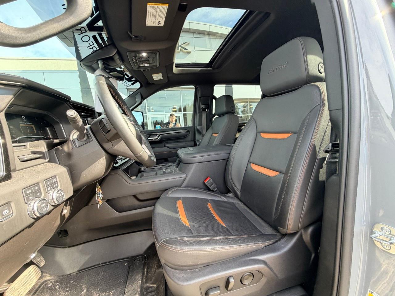 2025 GMC SIERRA 2500HD 4WD Crew Cab Standard Box AT4 Photo