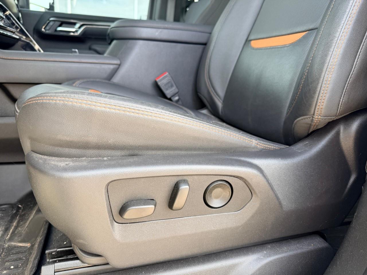 2025 GMC SIERRA 2500HD 4WD Crew Cab Standard Box AT4 Photo
