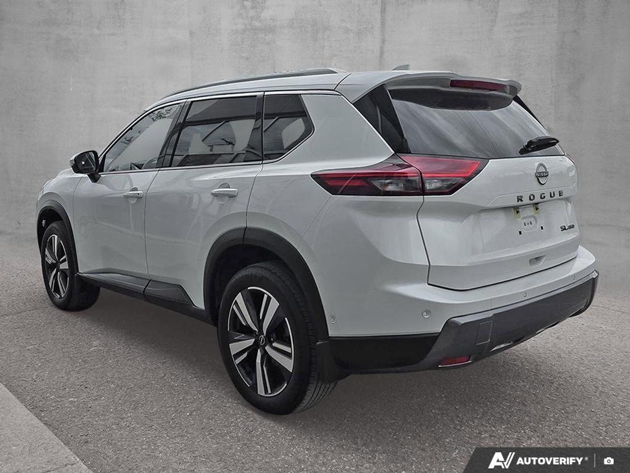 2024 Nissan Rogue SL AWD | Apple Car Play | 360 View Cameras | Moonroof | Photo