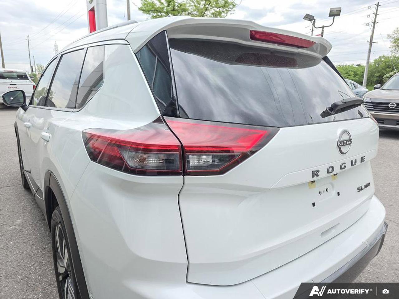 2024 Nissan Rogue SL AWD | Apple Car Play | 360 View Cameras | Moonroof | Photo