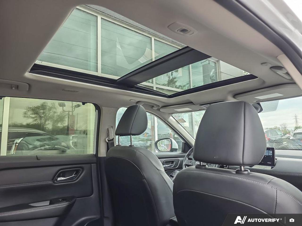 2024 Nissan Rogue SL AWD | Apple Car Play | 360 View Cameras | Moonroof | Photo