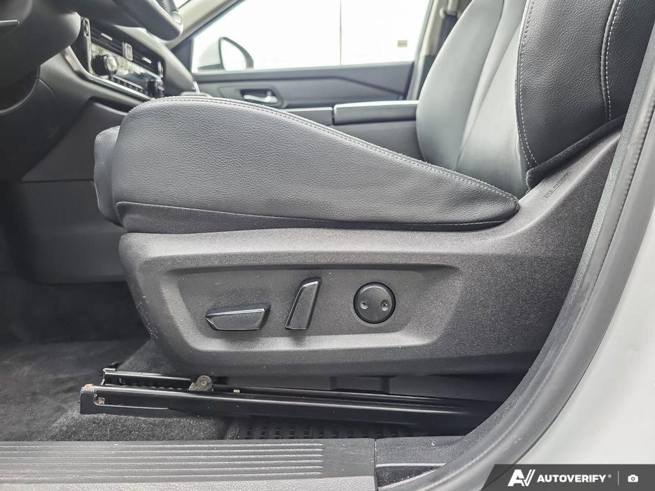 2024 Nissan Rogue SL AWD | Apple Car Play | 360 View Cameras | Moonroof | Photo