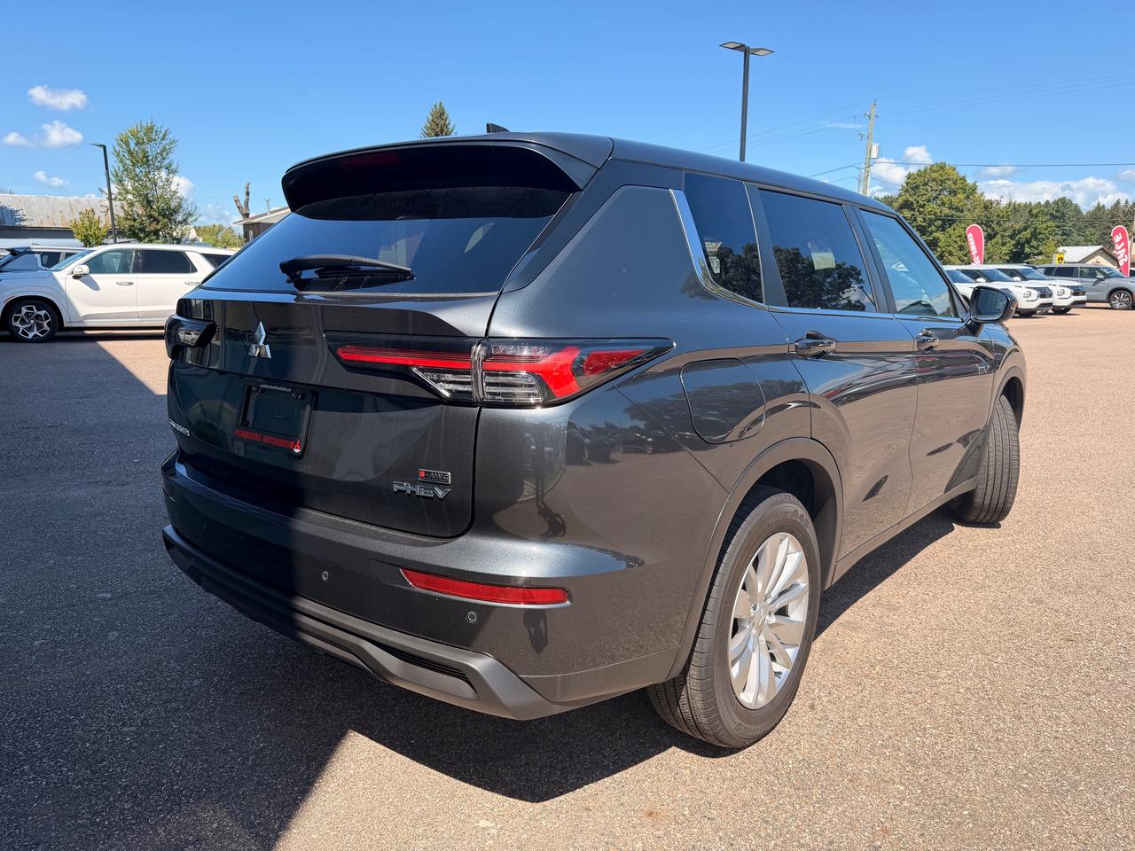 2026 Mitsubishi Outlander PHEV ES 4dr S-AWC Photo