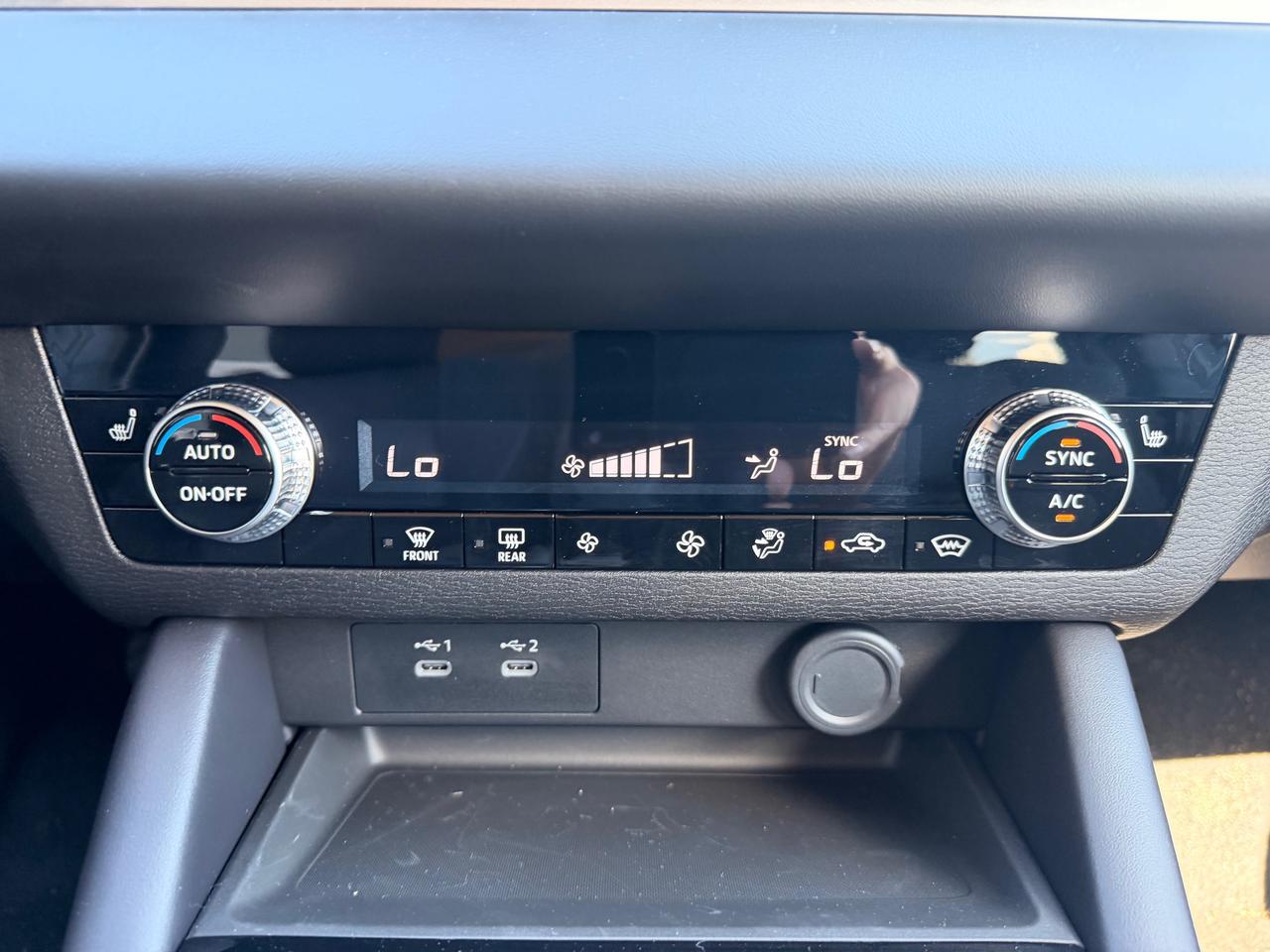2026 Mitsubishi Outlander PHEV ES 4dr S-AWC Photo
