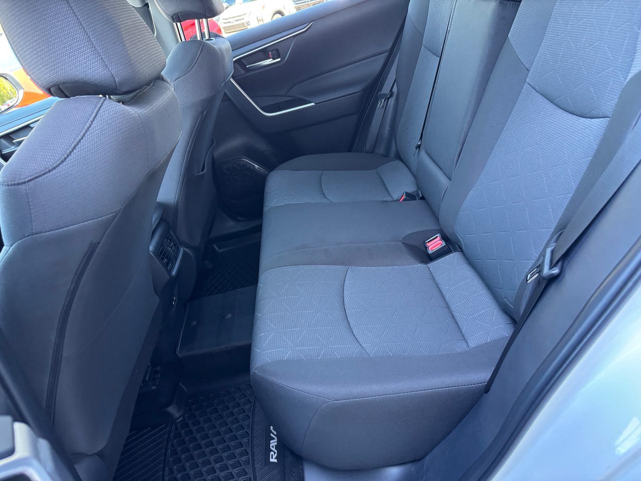 2025 Toyota RAV4 XLE 4dr All-wheel Drive Photo