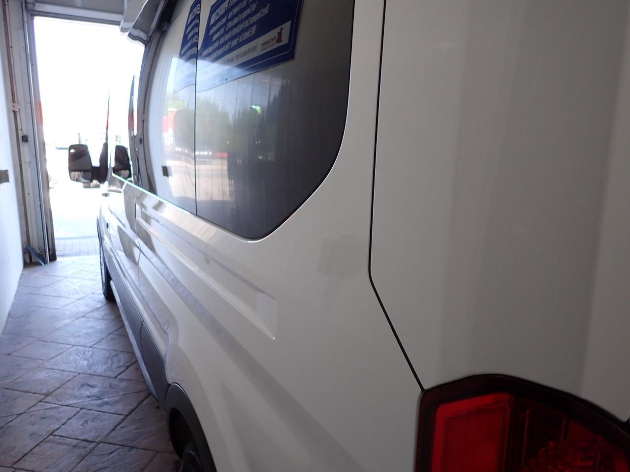 2025 Ford Transit Passenger Wagon 350 MED ROOF 12 PASS Photo