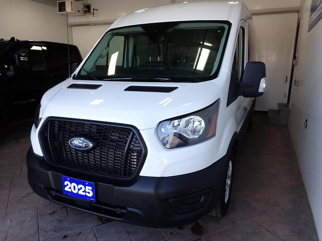 2025 Ford Transit Passenger Wagon 350 MED ROOF 12 PASS Photo