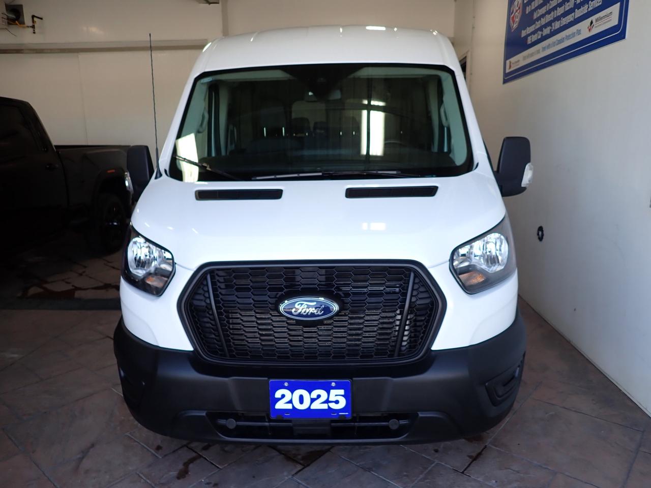 2025 Ford Transit Passenger Wagon 350 MED ROOF 12 PASS Photo