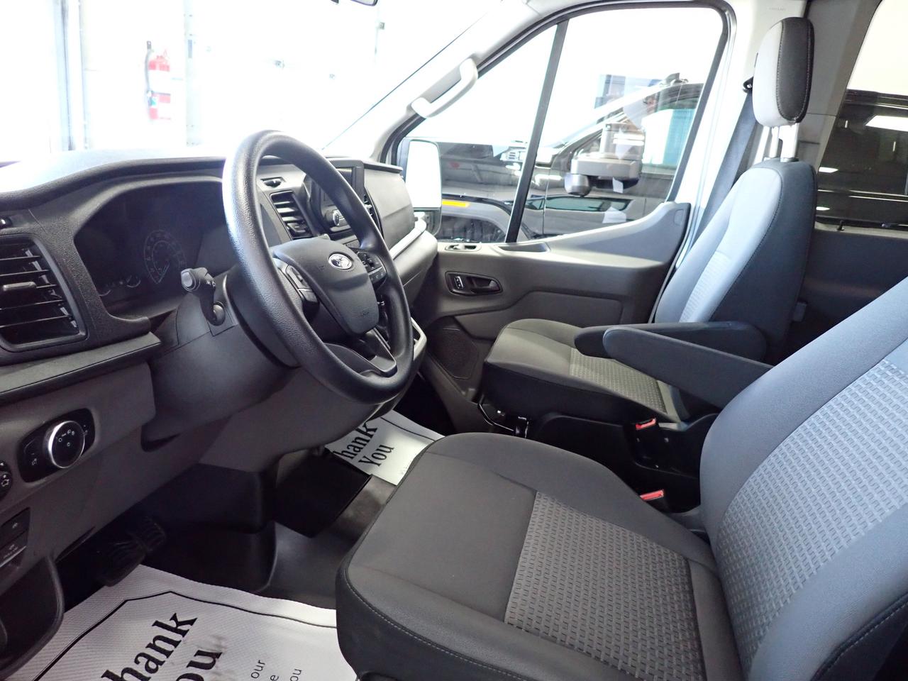2025 Ford Transit Passenger Wagon 350 MED ROOF 12 PASS Photo