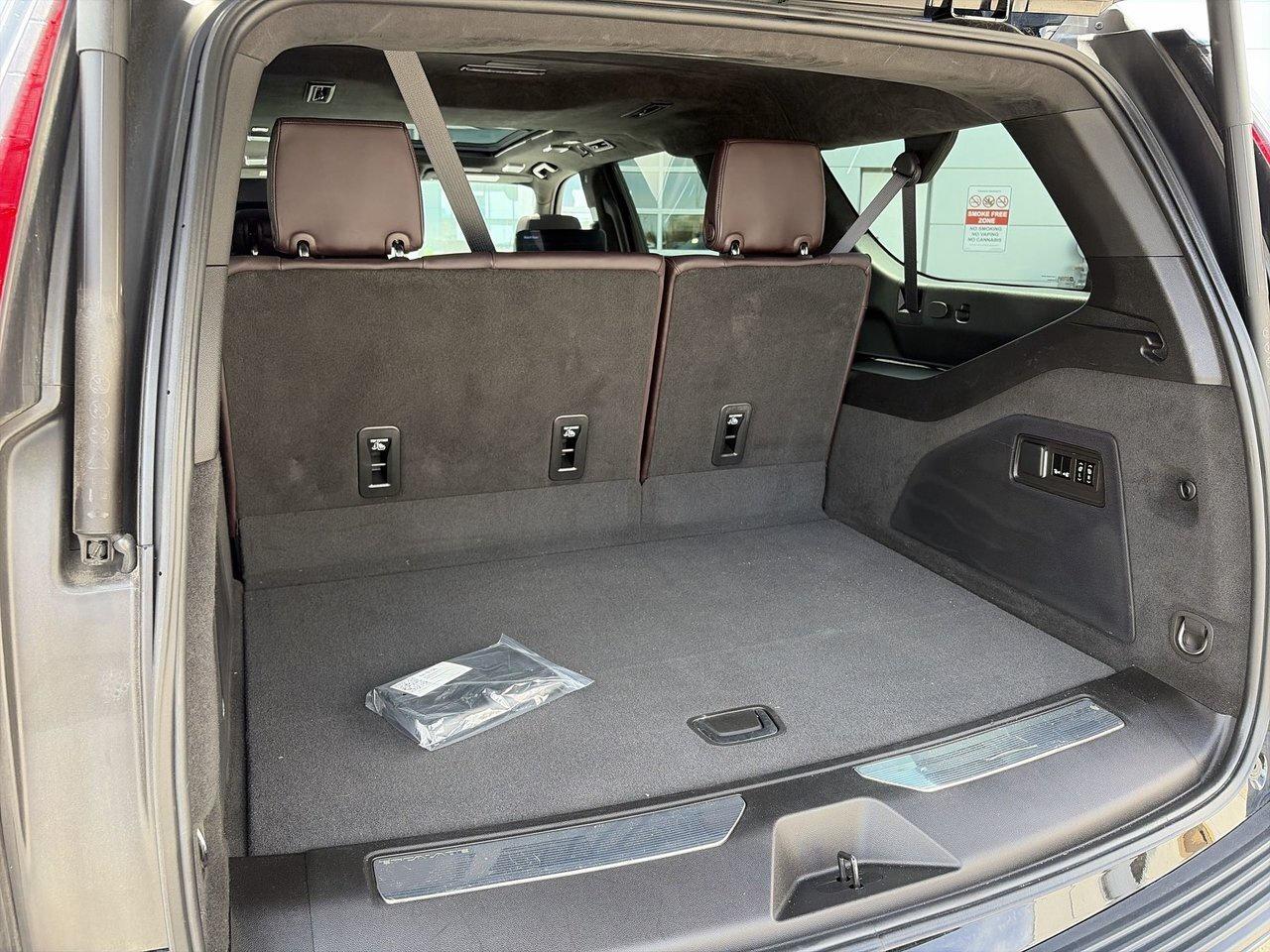 2023 Cadillac Escalade Sport Platinum Low Kms SuperCruise Dual Rear Scree Photo