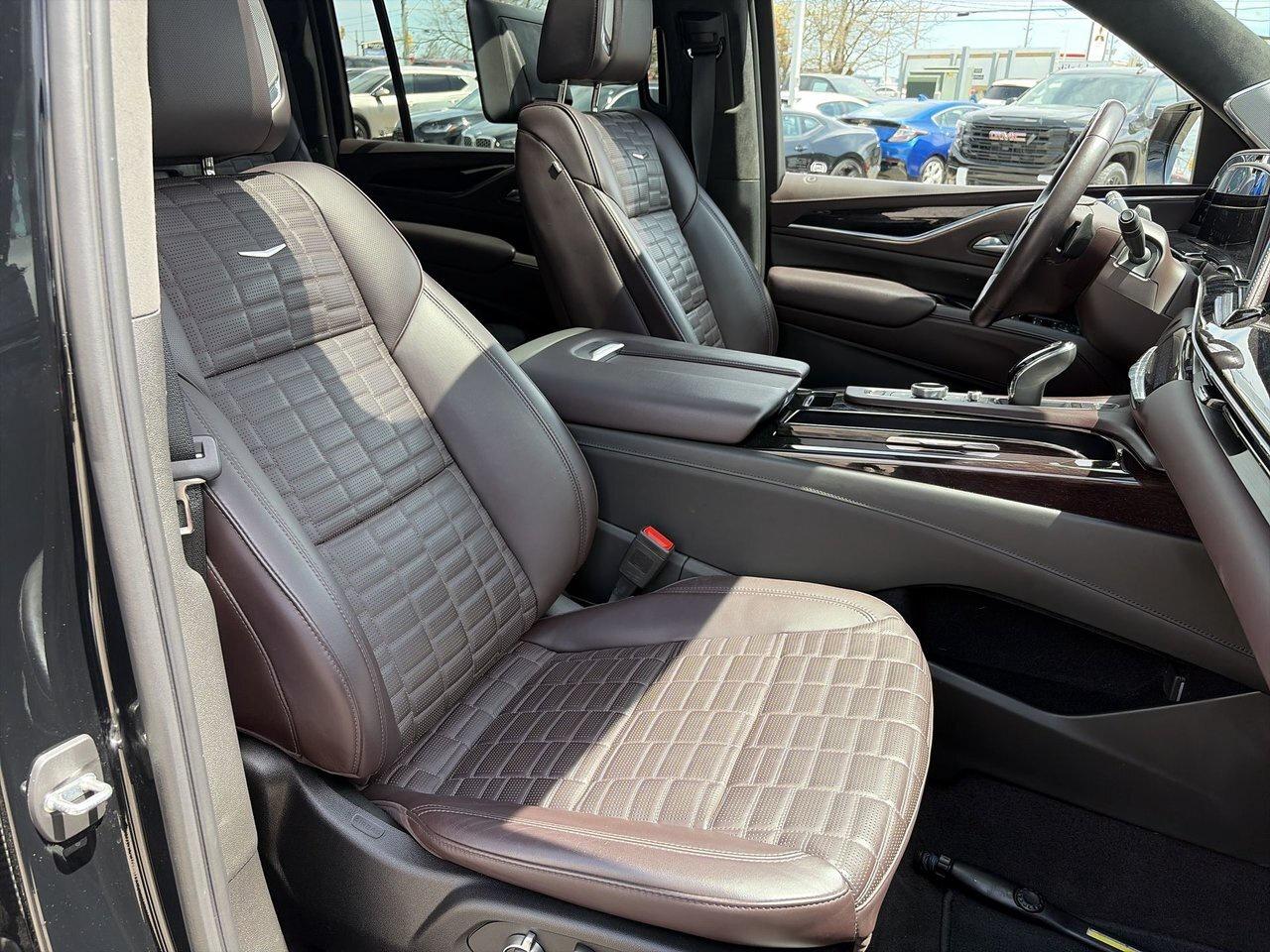 2023 Cadillac Escalade Sport Platinum Low Kms SuperCruise Dual Rear Scree Photo