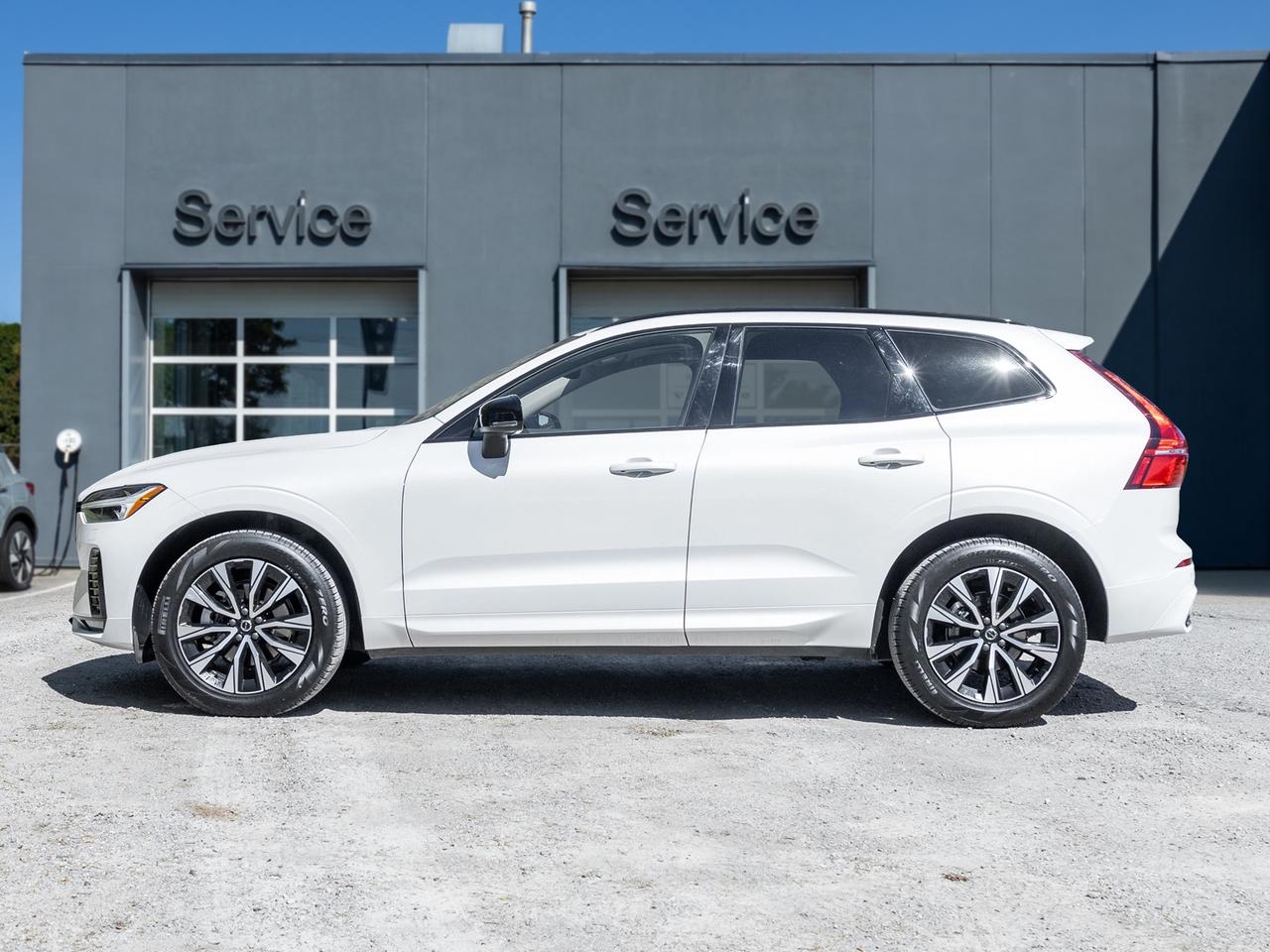 2025 Volvo XC60 B5 AWD Core  VOLVO CPO RATE fr 3.49%*  21" WHEELS Photo