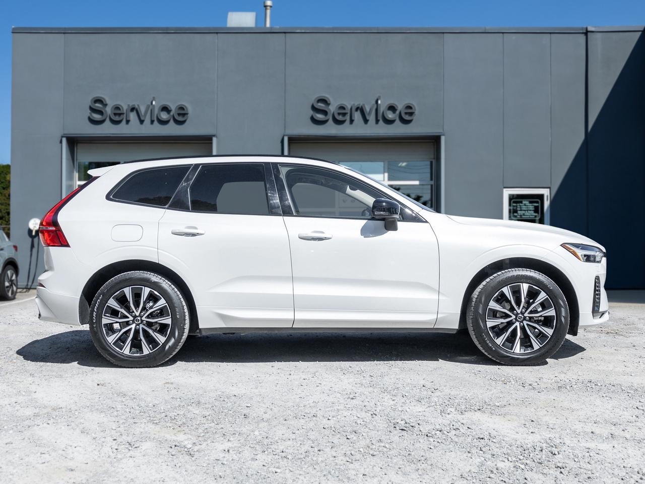 2025 Volvo XC60 B5 AWD Core  VOLVO CPO RATE fr 3.49%*  21" WHEELS Photo