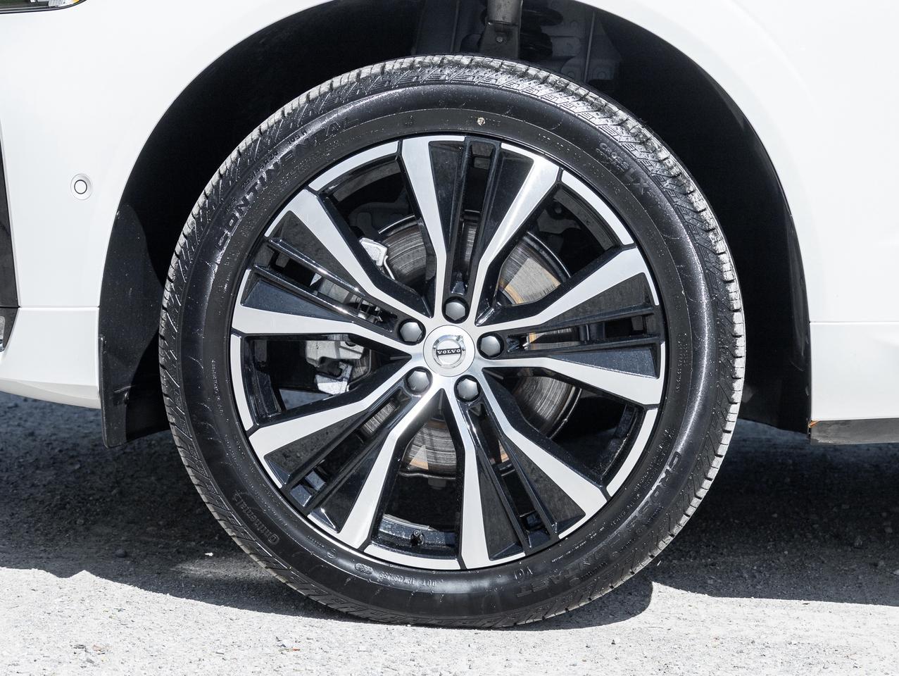 2025 Volvo XC60 B5 AWD PLUS  HARMAN KARDON  20" ALLOY WHEELS  CPO Photo