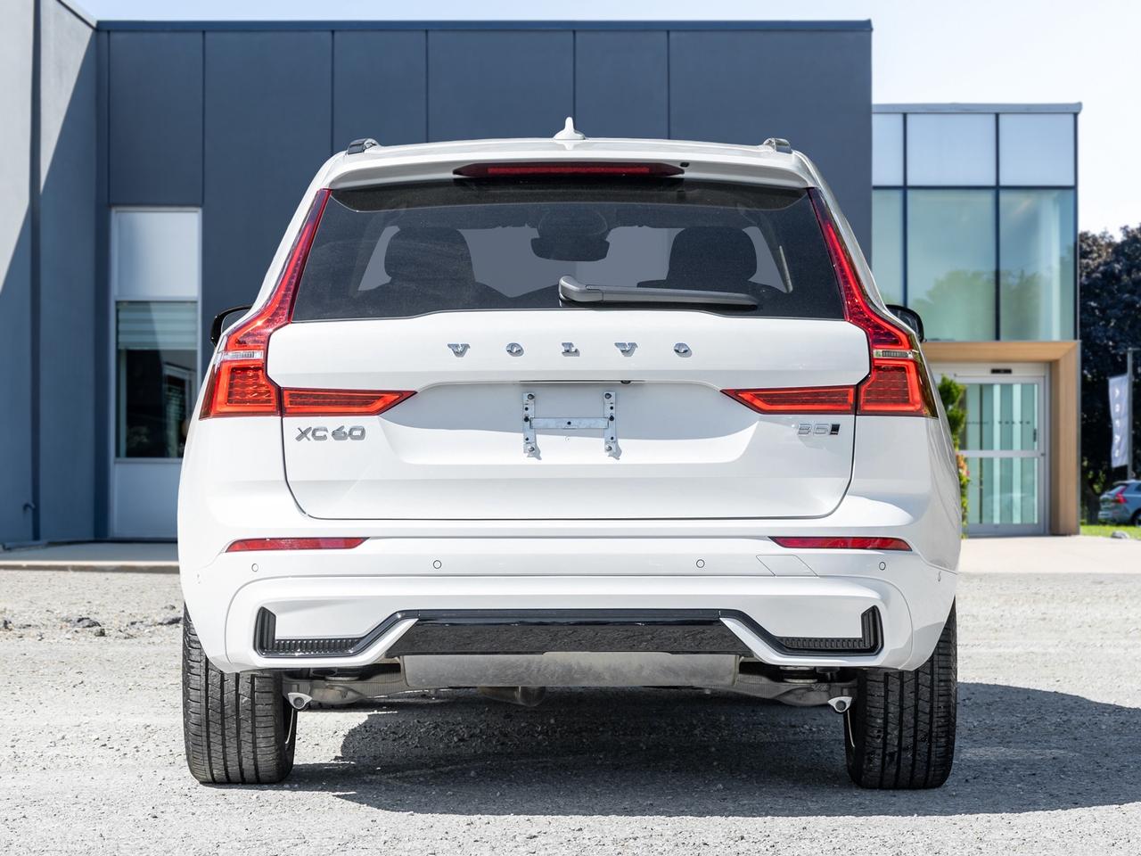 2025 Volvo XC60 B5 AWD PLUS  HARMAN KARDON  20" ALLOY WHEELS  CPO Photo