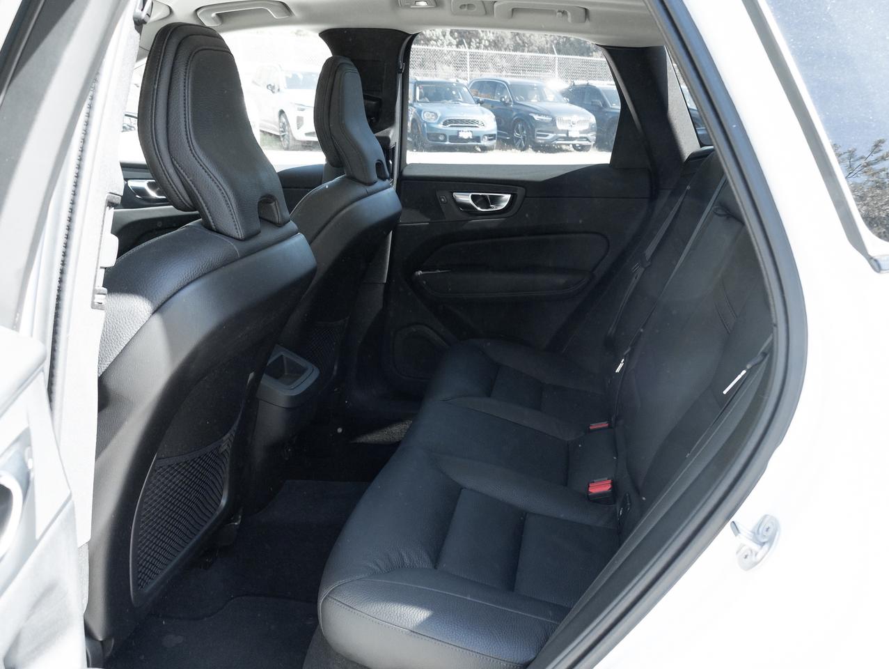 2025 Volvo XC60 B5 AWD PLUS  HARMAN KARDON  20" ALLOY WHEELS  CPO Photo