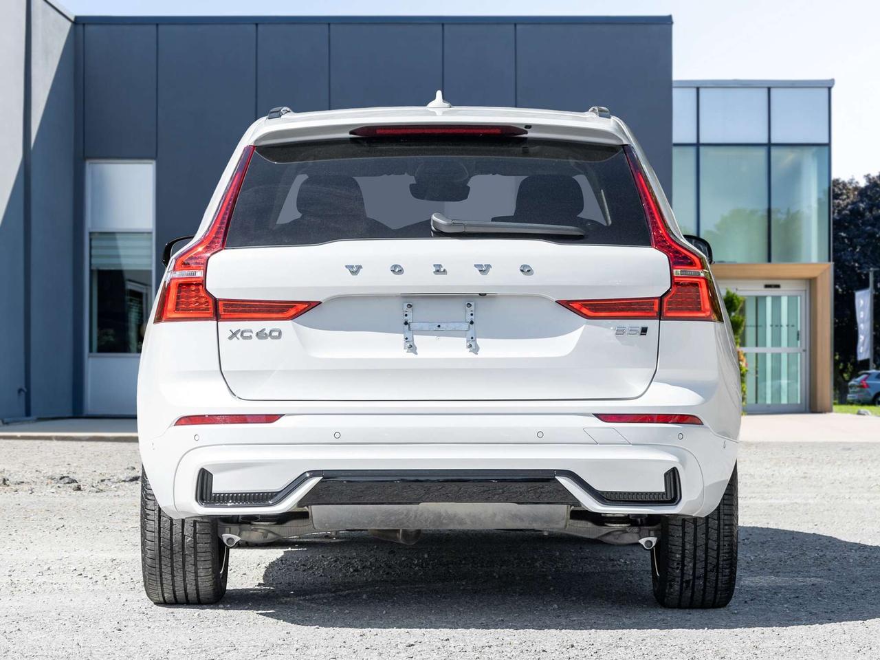 2025 Volvo XC60 B5 AWD PLUS  HARMAN KARDON  20" ALLOY WHEELS  CPO Photo