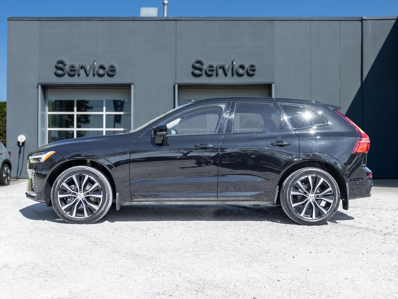 2025 Volvo XC60 B5 AWD PLUS  HARMAN KARDON  20" ALLOY WHEELS  CPO Photo