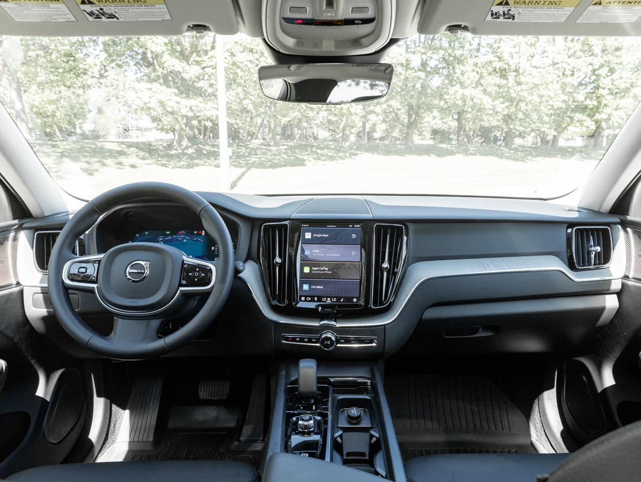 2025 Volvo XC60 B5 AWD PLUS  HARMAN KARDON  20" ALLOY WHEELS  CPO Photo