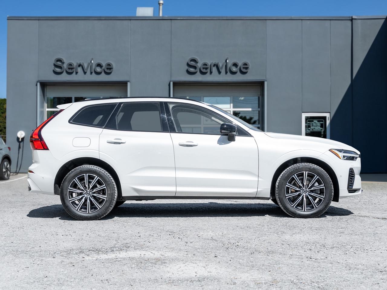 2026 Volvo XC60 Plug-In Hybrid T8 AWD Ultra Dark Theme Photo