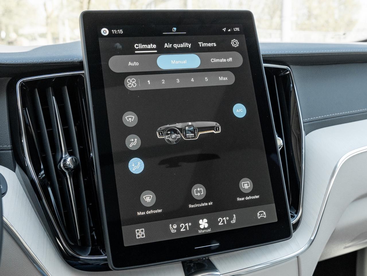 2026 Volvo XC60 Plug-In Hybrid T8 AWD Ultra Dark Theme Photo