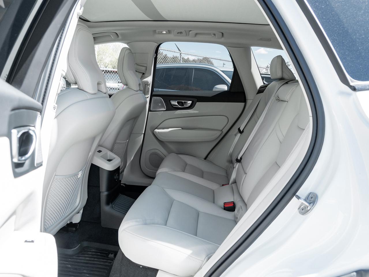 2026 Volvo XC60 Plug-In Hybrid T8 AWD Ultra Dark Theme Photo