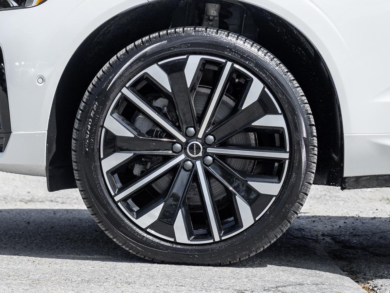 2026 Volvo XC60 Plug-In Hybrid T8 AWD ULTRA  21" ALLOY WHEELS  BOWER & WILKINS Photo