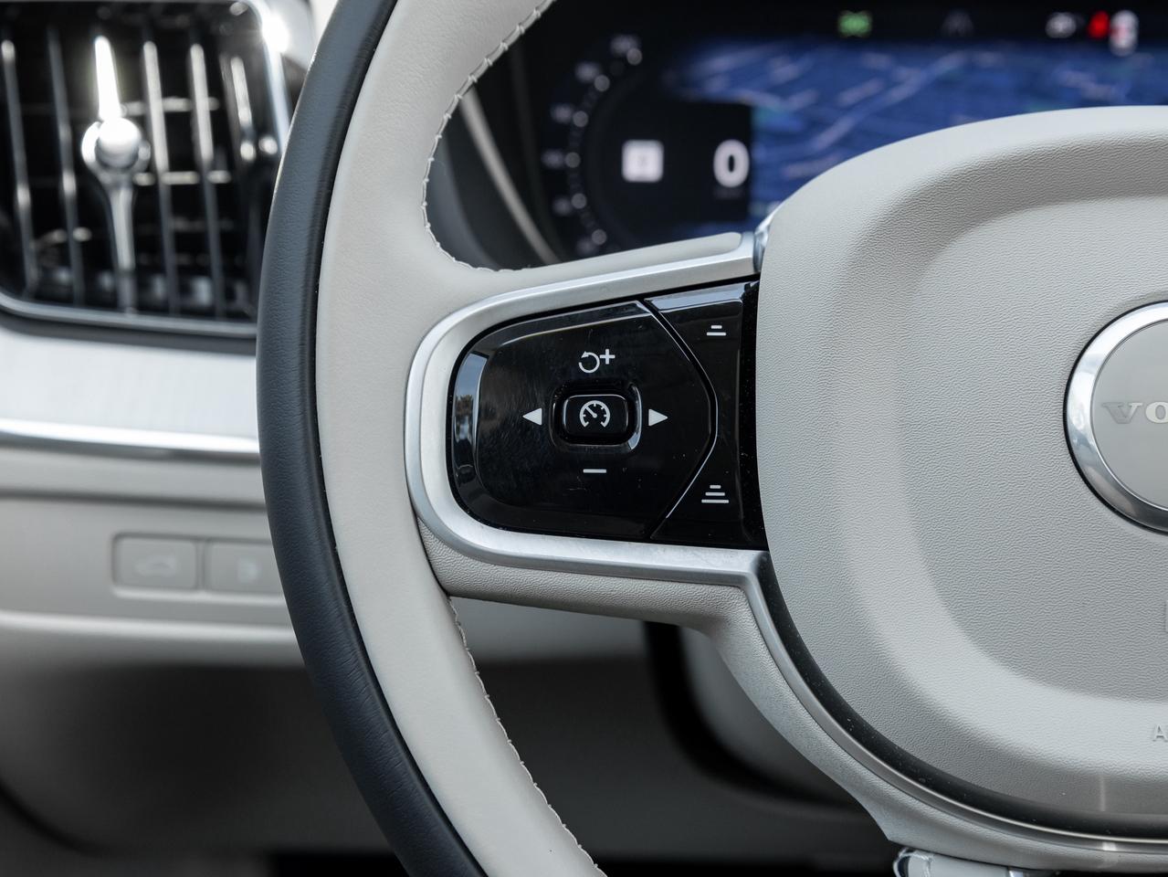 2026 Volvo XC60 Plug-In Hybrid T8 AWD ULTRA  21" ALLOY WHEELS  BOWER & WILKINS Photo