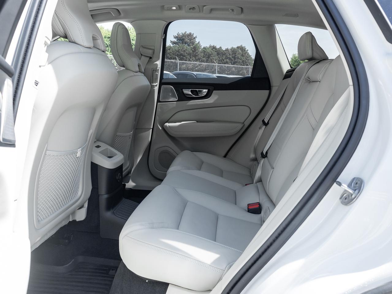 2026 Volvo XC60 Plug-In Hybrid T8 AWD ULTRA  21" ALLOY WHEELS  BOWER & WILKINS Photo