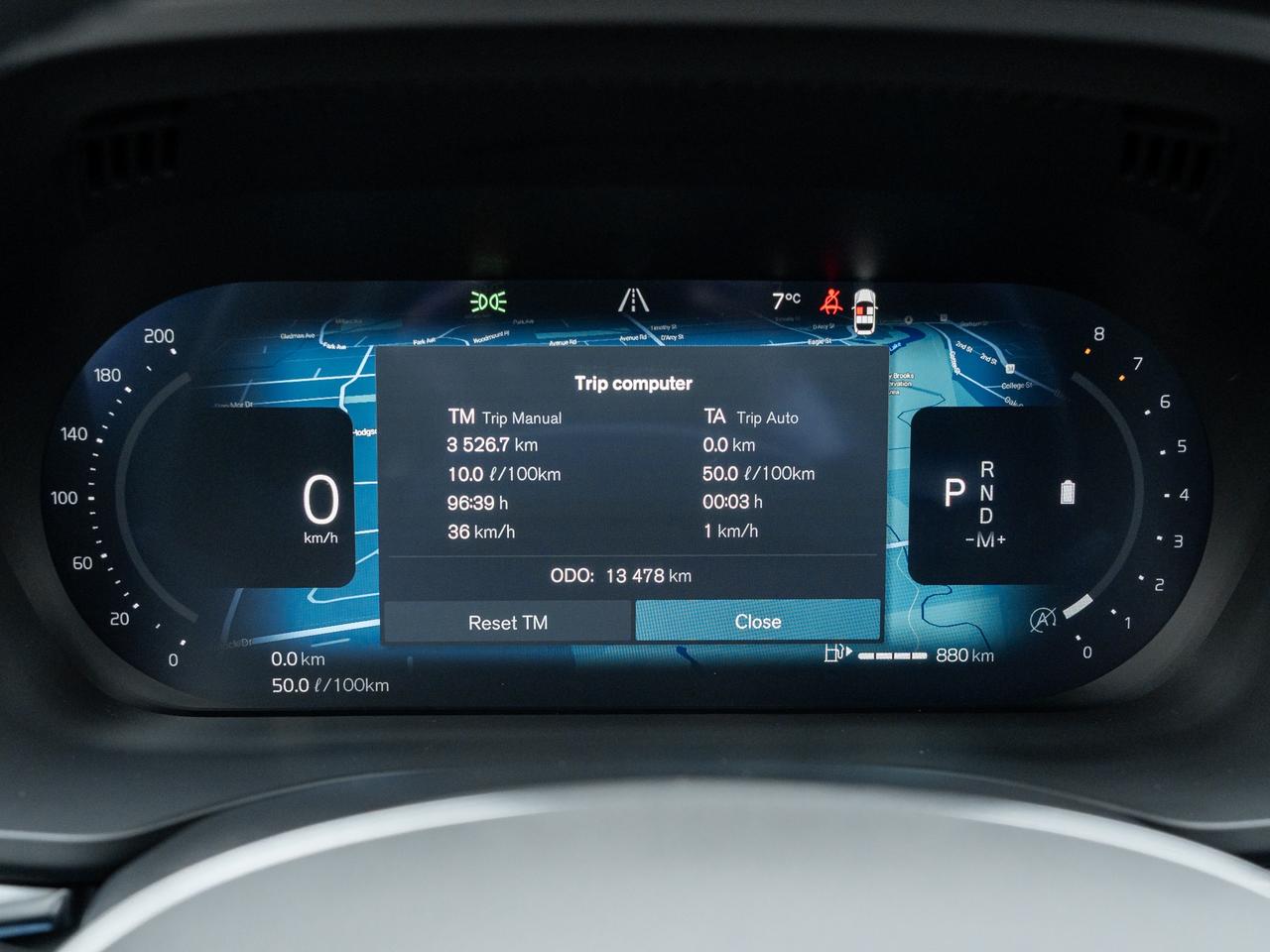 2025 Volvo XC60 B5 AWD Core  LIKE NEW  VOLVO CPO RATE FR 3.49%* Photo