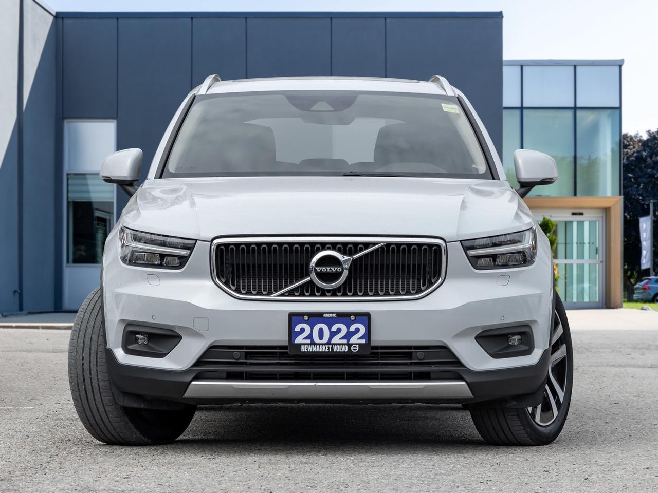 2022 Volvo XC40 T5 AWD  HARMAN KARDON  NAVI  PREMIUM PACK  CPO Photo
