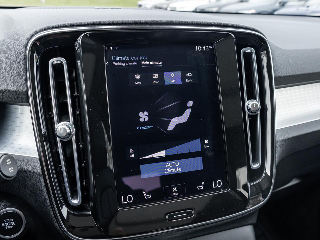 2022 Volvo XC40 T5 AWD  HARMAN KARDON  NAVI  PREMIUM PACK  CPO Photo