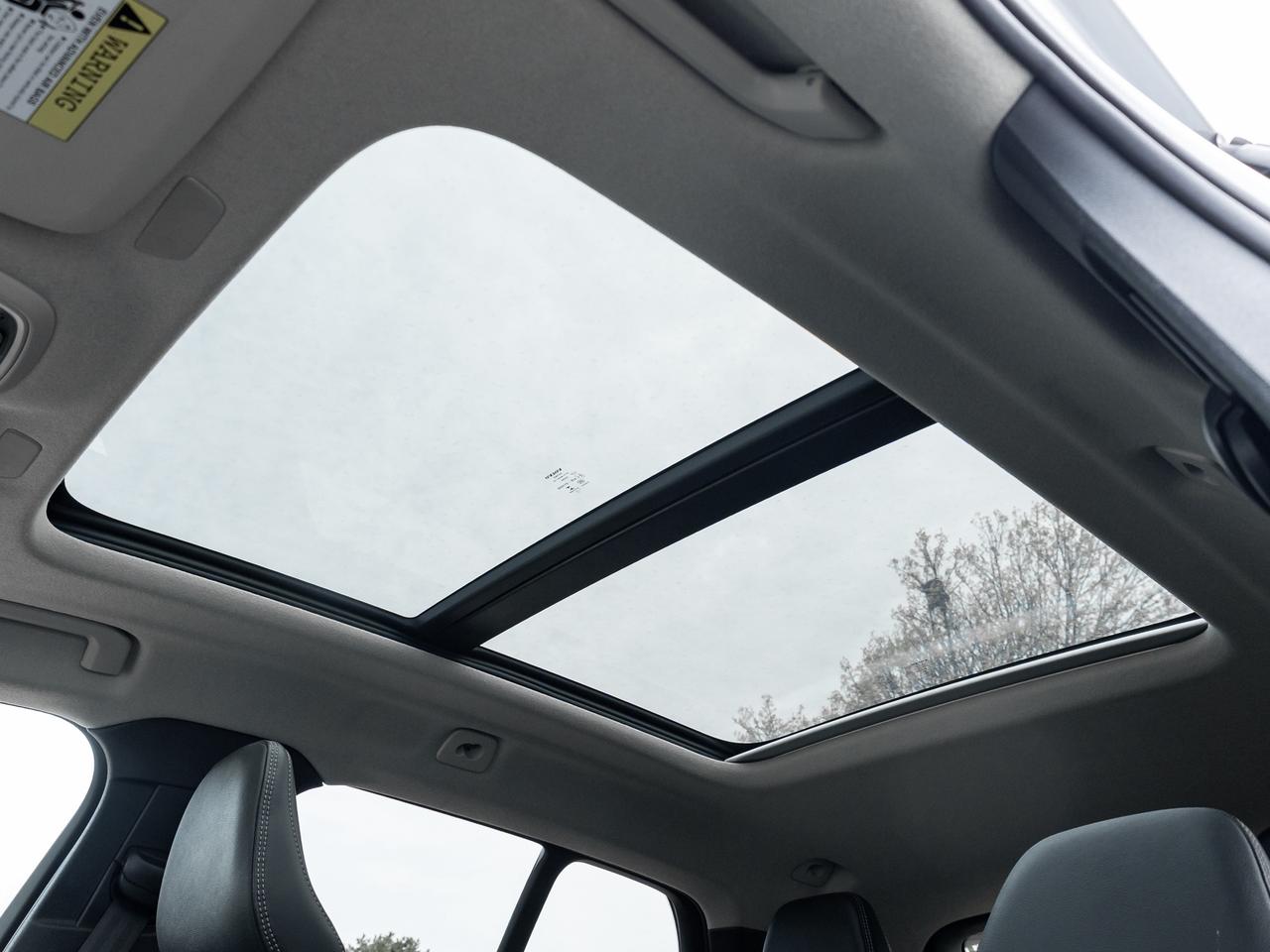 2022 Volvo XC40 T5 AWD  HARMAN KARDON  NAVI  PREMIUM PACK  CPO Photo