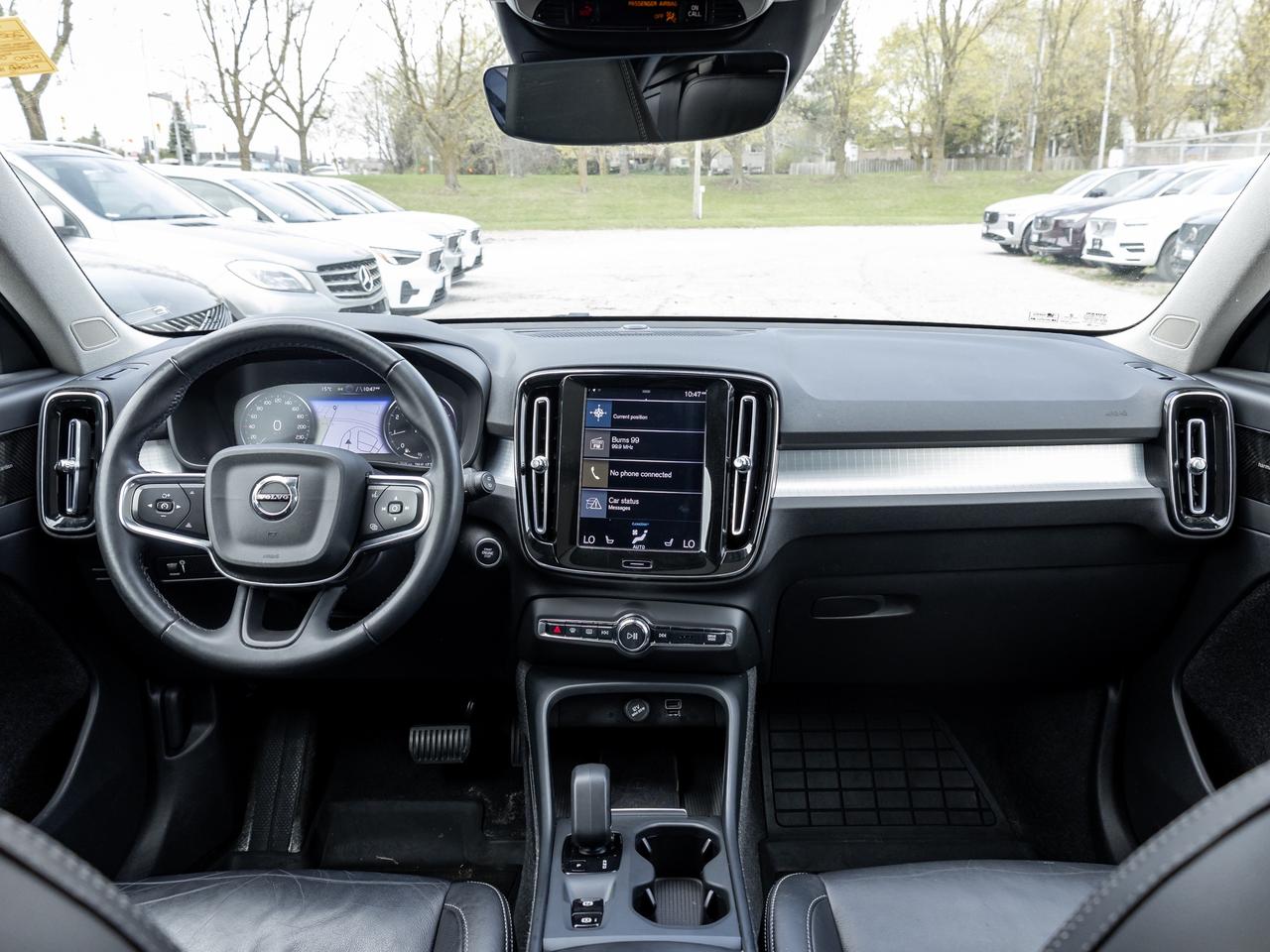 2022 Volvo XC40 T5 AWD  HARMAN KARDON  NAVI  PREMIUM PACK  CPO Photo