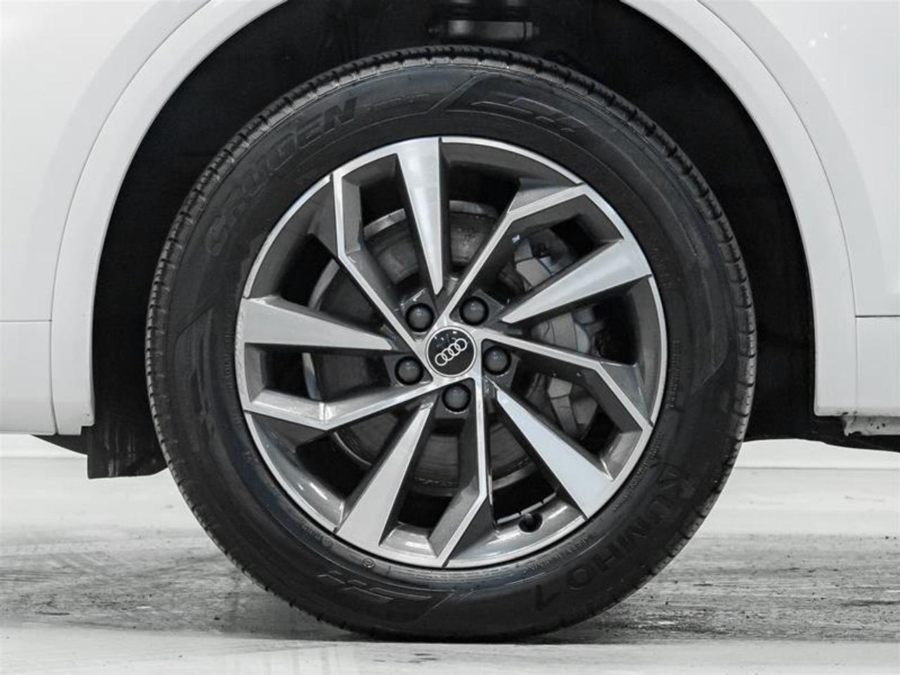 2023 Audi Q5 45 Progressiv 4dr All-Wheel Drive quattro Sport Utility Photo3