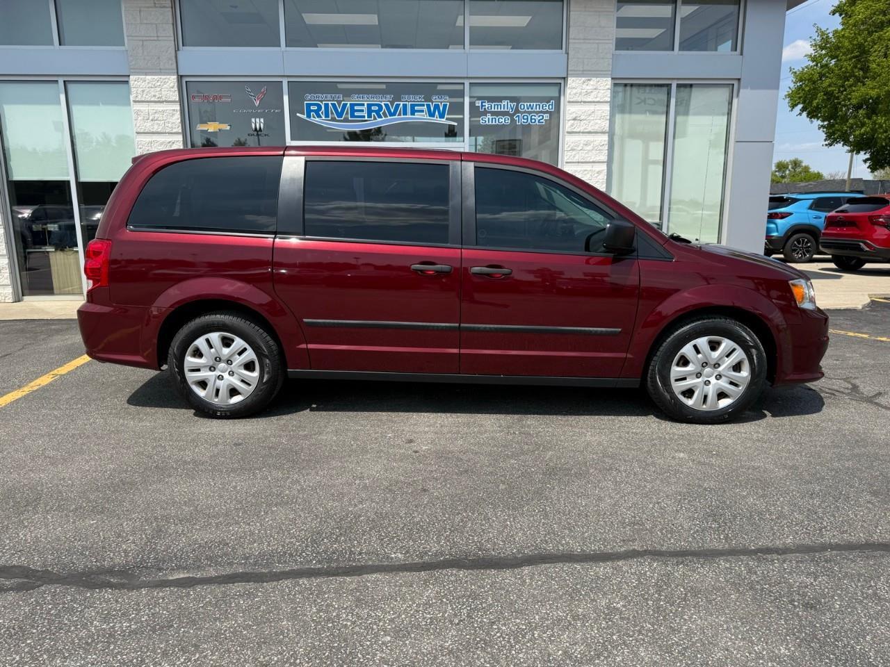 2017 Dodge Grand Caravan CVP/SXT Passenger Van Photo