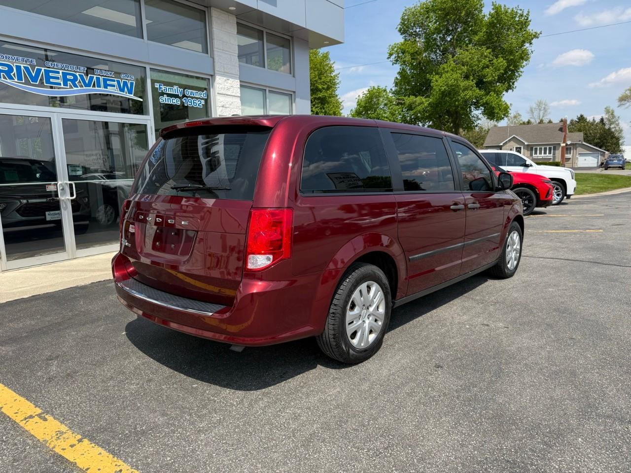 2017 Dodge Grand Caravan CVP/SXT Passenger Van Photo