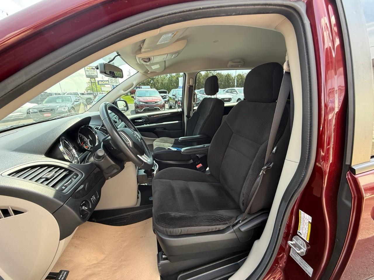2017 Dodge Grand Caravan CVP/SXT Passenger Van Photo