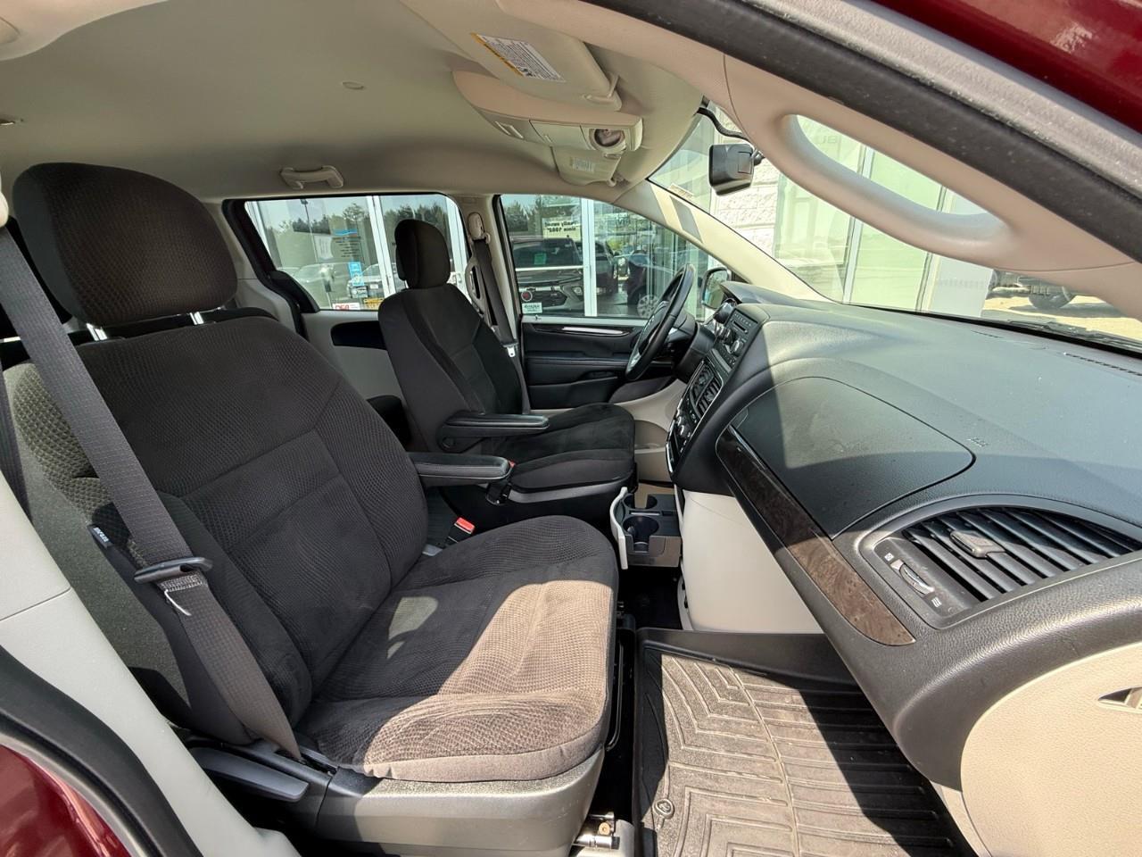 2017 Dodge Grand Caravan CVP/SXT Passenger Van Photo