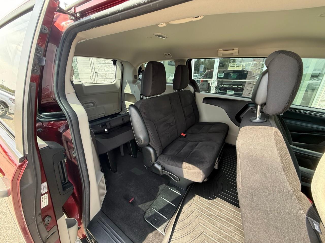 2017 Dodge Grand Caravan CVP/SXT Passenger Van Photo