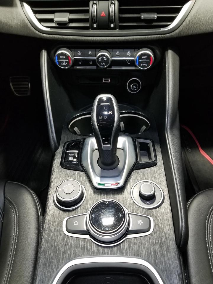 2022 Alfa Romeo Giulia Sprint 4dr All-Wheel Drive Sedan Photo