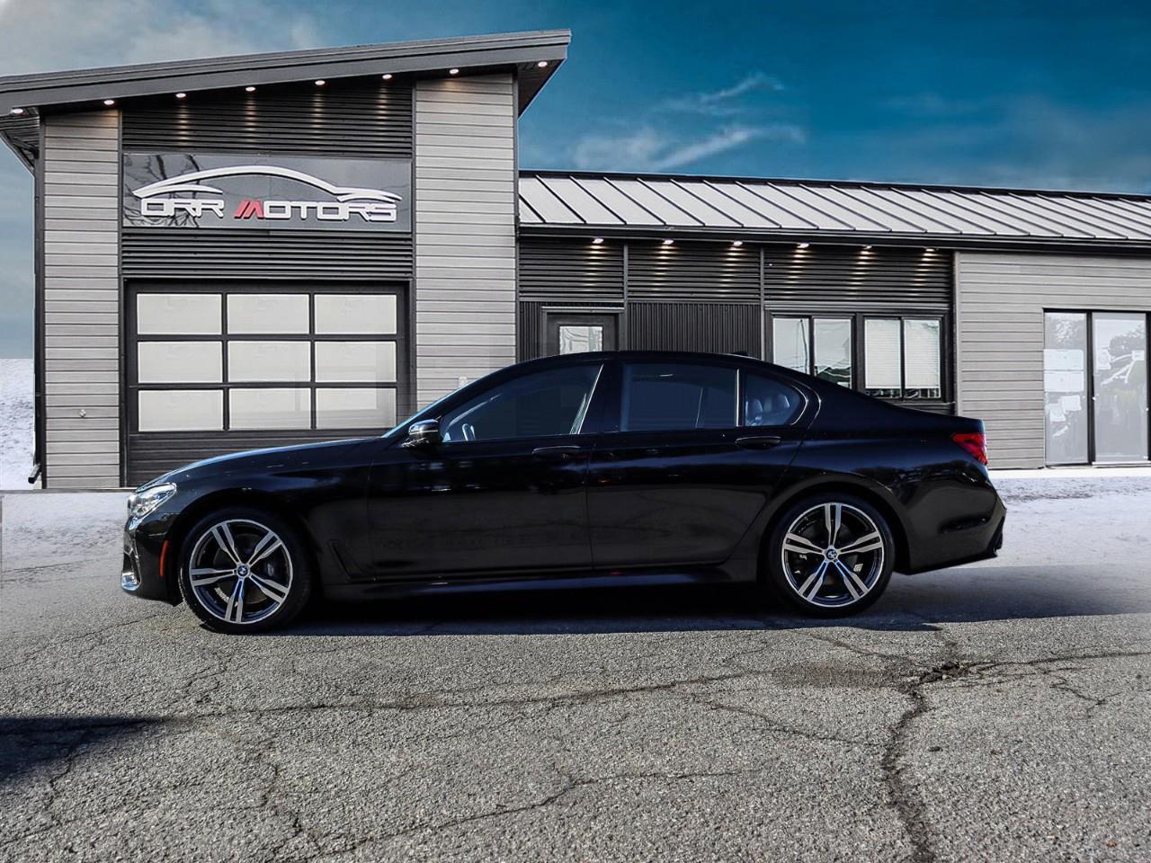 2016 BMW 750 i xDrive 4dr All-wheel Drive Sedan Photo3