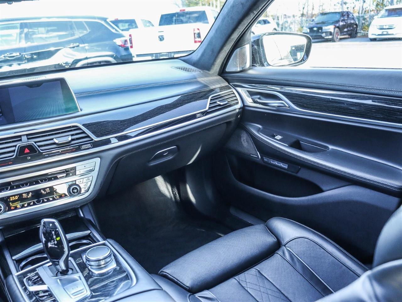 2016 BMW 750 i xDrive 4dr All-wheel Drive Sedan Photo