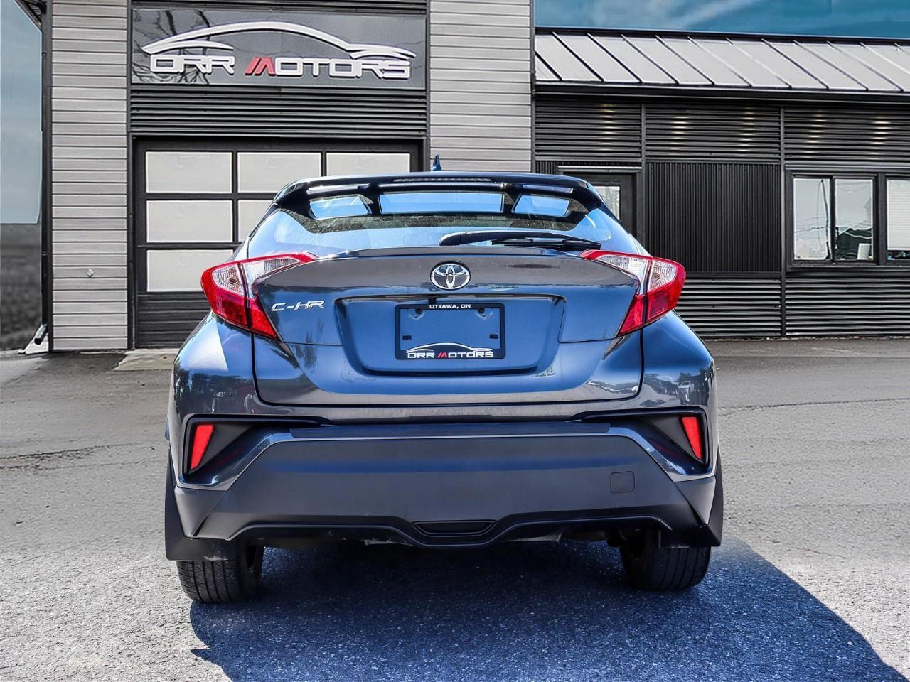 2020 Toyota C-HR XLE Premium 4dr Front-Wheel Drive Sport Utility Photo