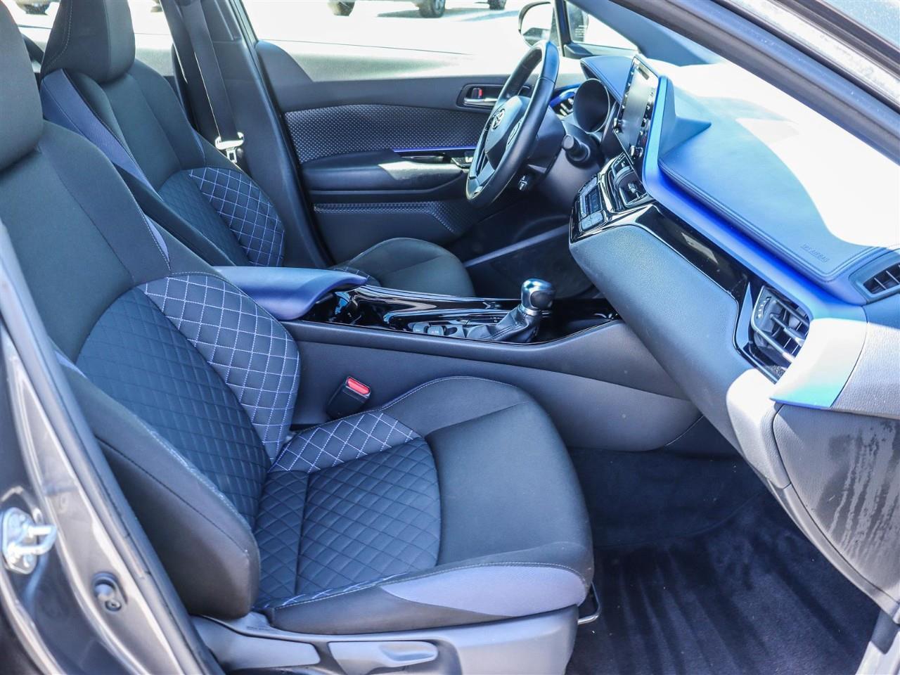 2020 Toyota C-HR XLE Premium 4dr Front-Wheel Drive Sport Utility Photo