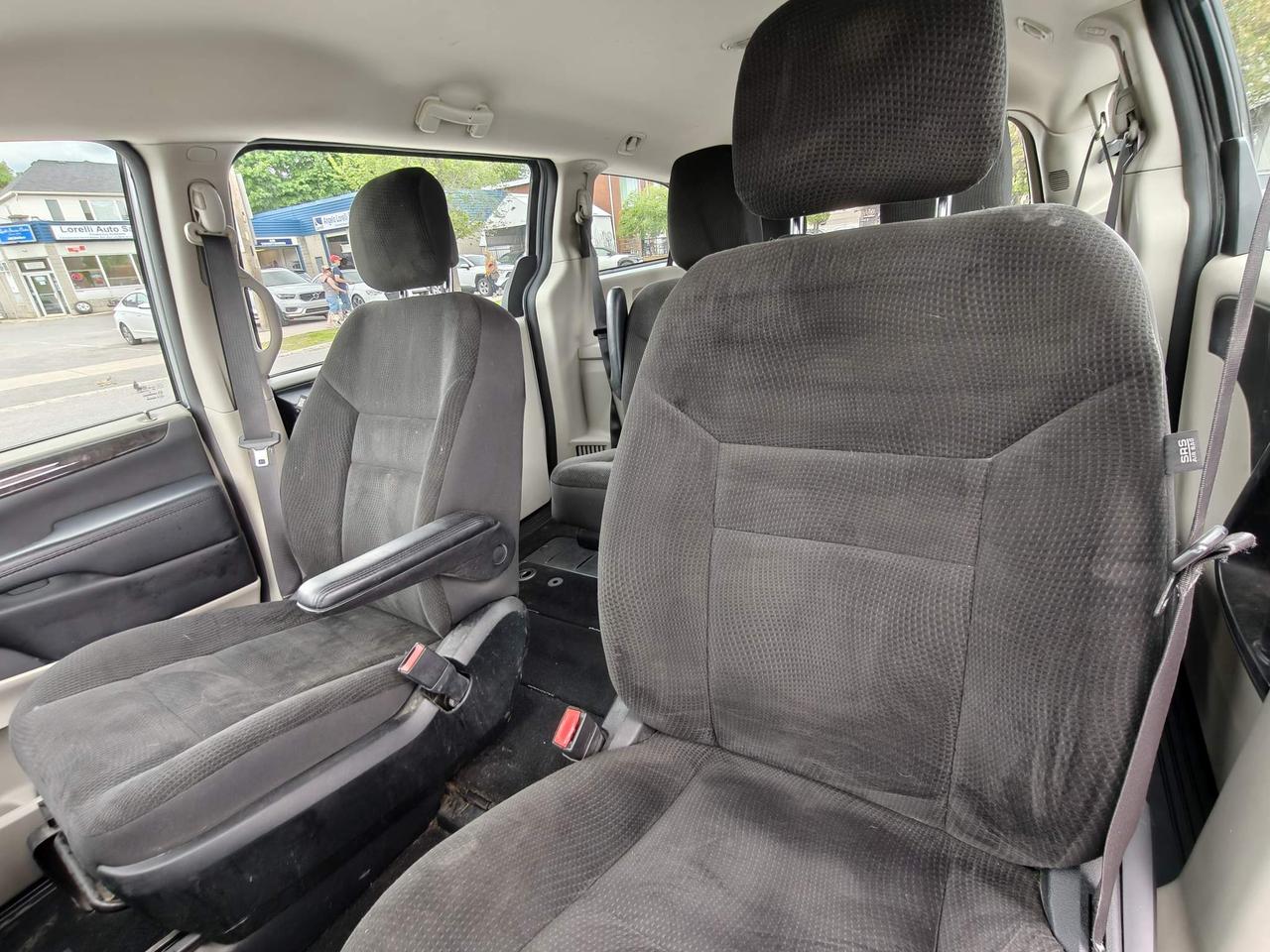 2017 Dodge Grand Caravan CVP/SXT Passenger Van Photo