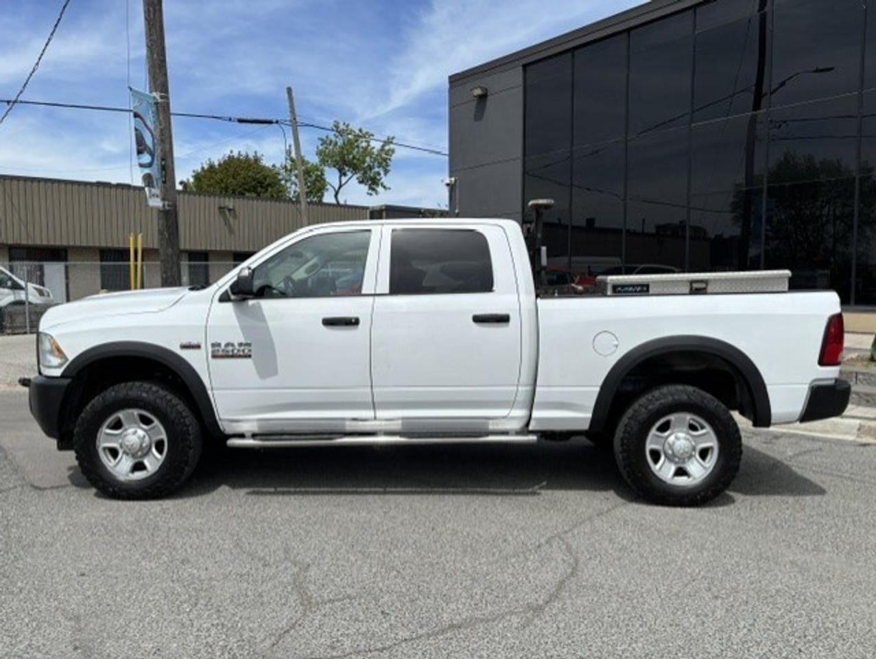 2014 RAM 2500 4X4 V8 HEMI-CREW CAB-SHORT BOX-GOVERNMENT OWNED! Photo